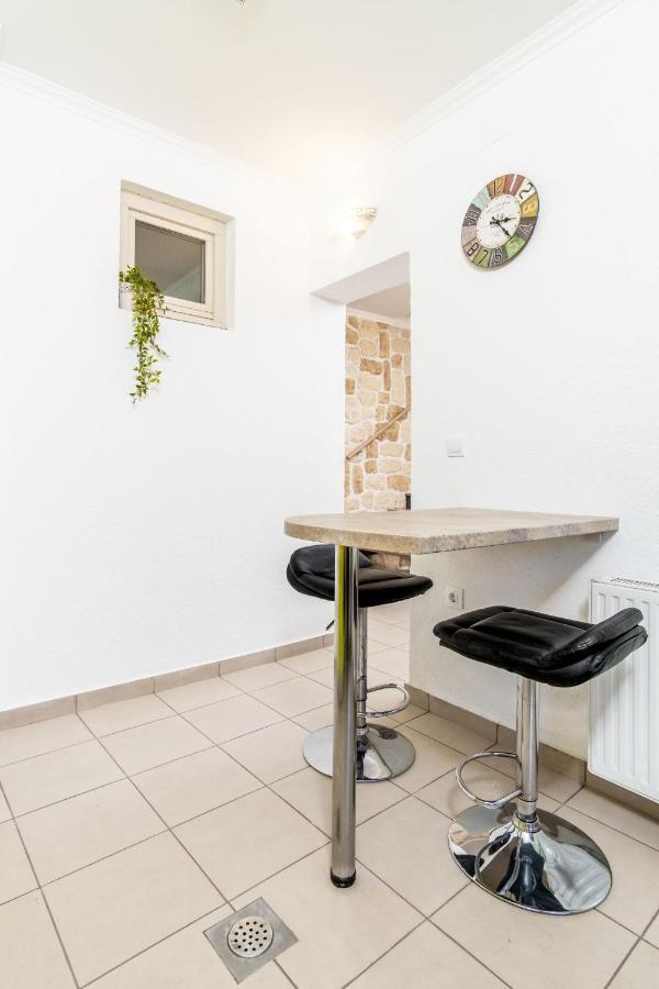 Appartement Zollus House Tvrđa à Osijek Extérieur photo