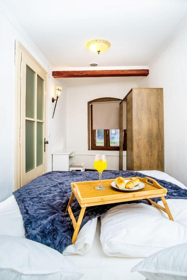 Appartement Zollus House Tvrđa à Osijek Extérieur photo